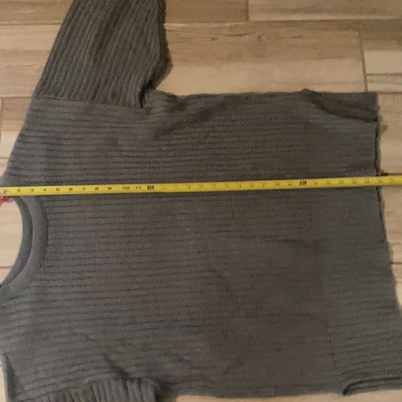 Vintage... Gray Knit Sweater - Picture 8 of 9